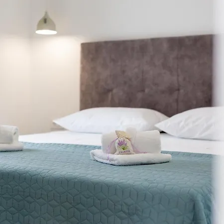 Mare's 2 Apartment