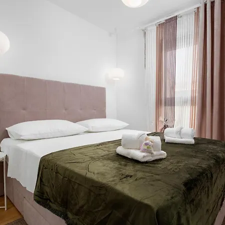 Mare's 2 Apartment